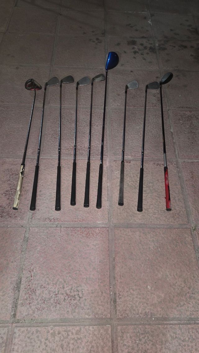 9 Palos de Golf y Mochila