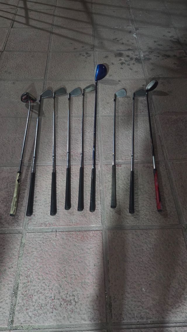 9 Palos de Golf y Mochila