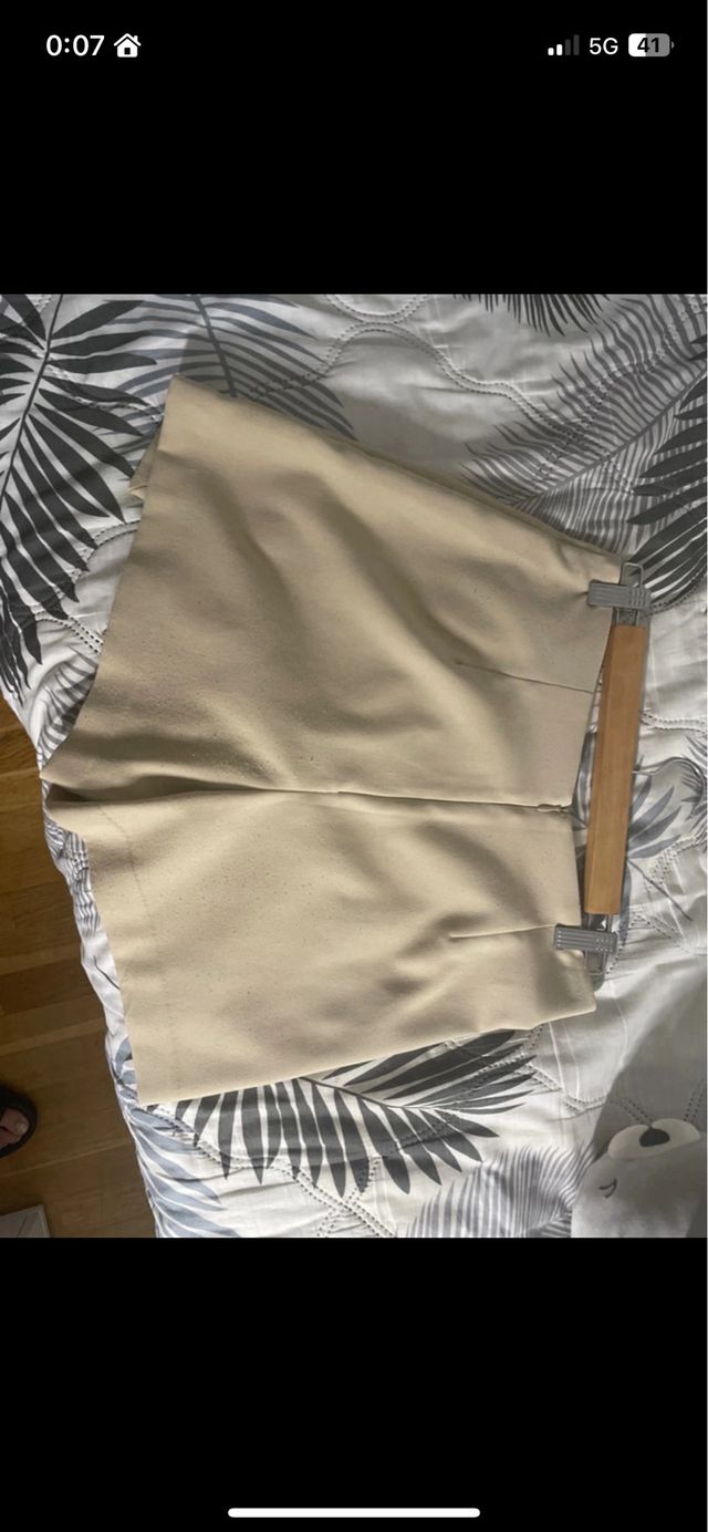 Falda pantalón Stradivarius beige