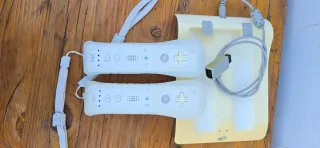 Mandos Nintendo Wii con base cargador
