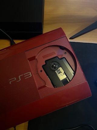 PlayStation 3 Slim Roja Sony