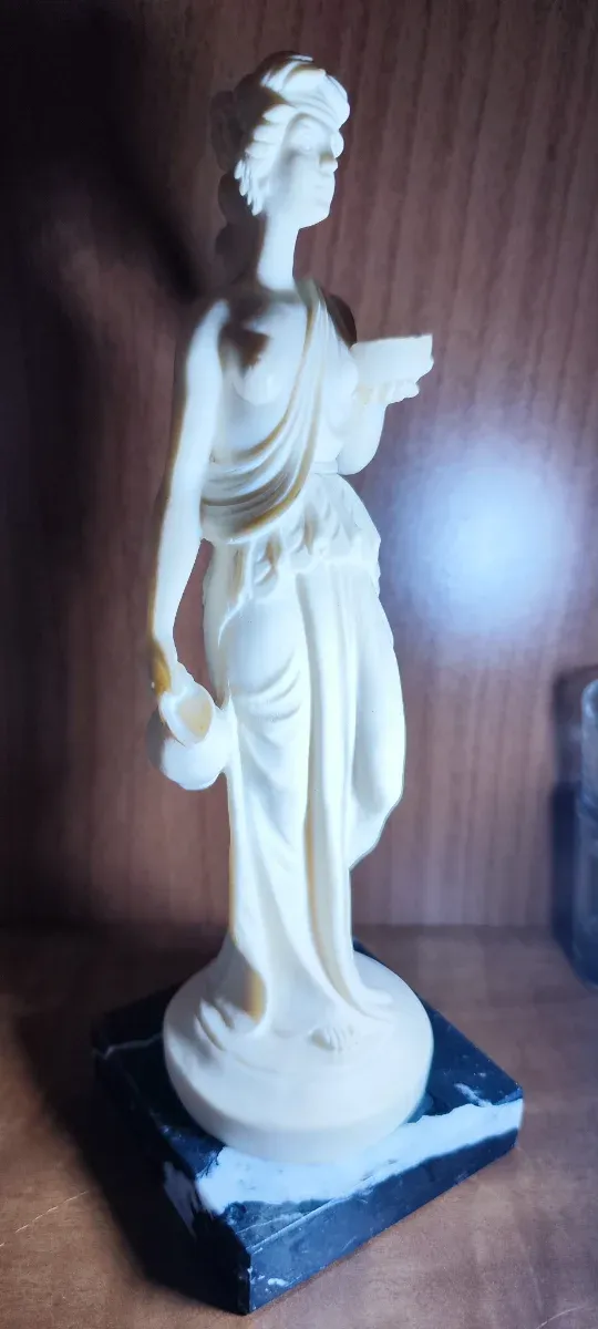 Hebe Diosa Resina y Mármol