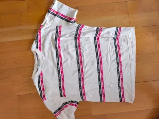 Camisetas Guess, Levi's, Ellese...