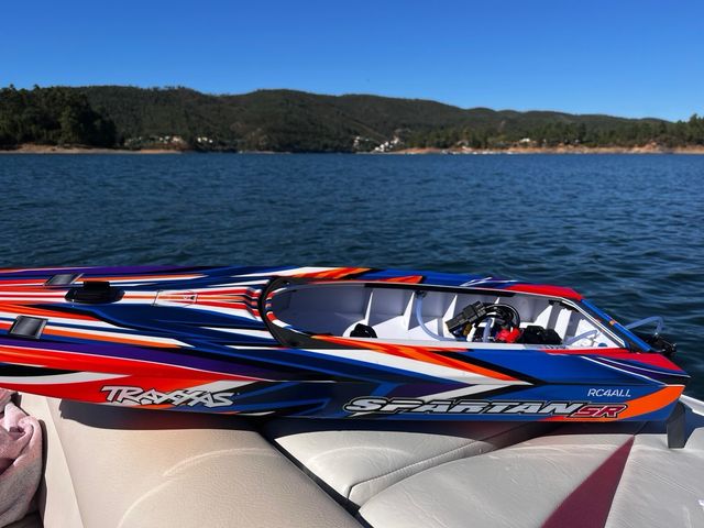 Barco RC Traxxas Spartan SR