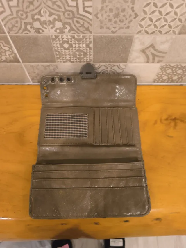 Cartera Misako color visón tachuelas