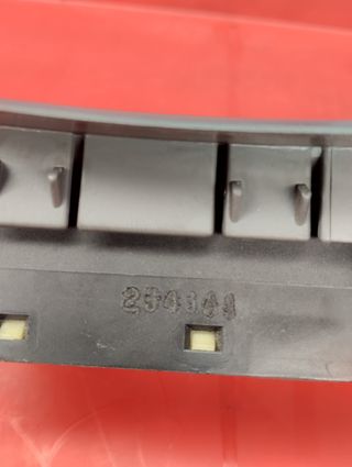 MANDO ELEVALUNAS CHRYSLER VOYAGER 04685732AB