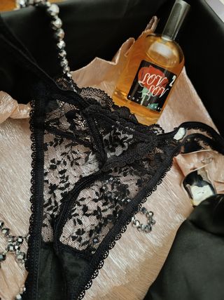 Tanga sexy encaje negro talla única