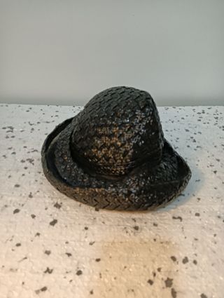 Antiguo sombrero tocado negro