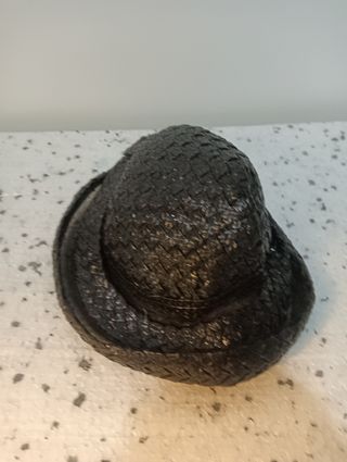 Antiguo sombrero tocado negro