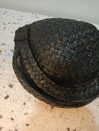 Antiguo sombrero tocado negro