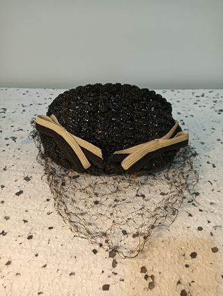Antiguo sombrero tocado velo negro