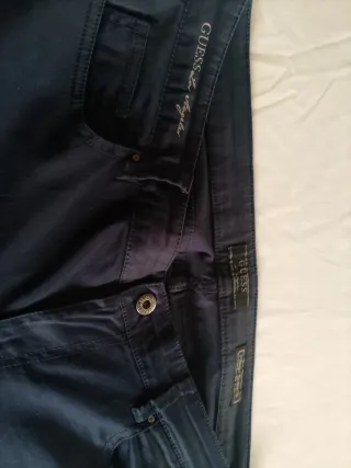 Pantalón Guess azul marino T-33