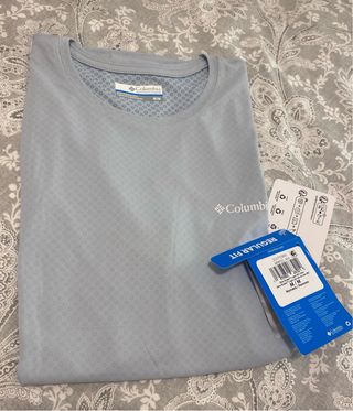 Camiseta mujer Zero Rules Columbia
.Talla M.NUEVA