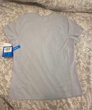 Camiseta mujer Zero Rules Columbia
.Talla M.NUEVA