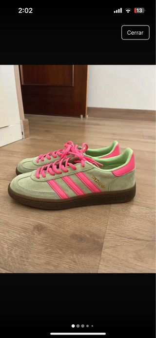 Zapatillas Adidas verdes y rosas