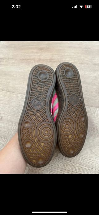 Zapatillas Adidas verdes y rosas