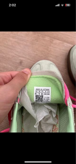 Zapatillas Adidas verdes y rosas
