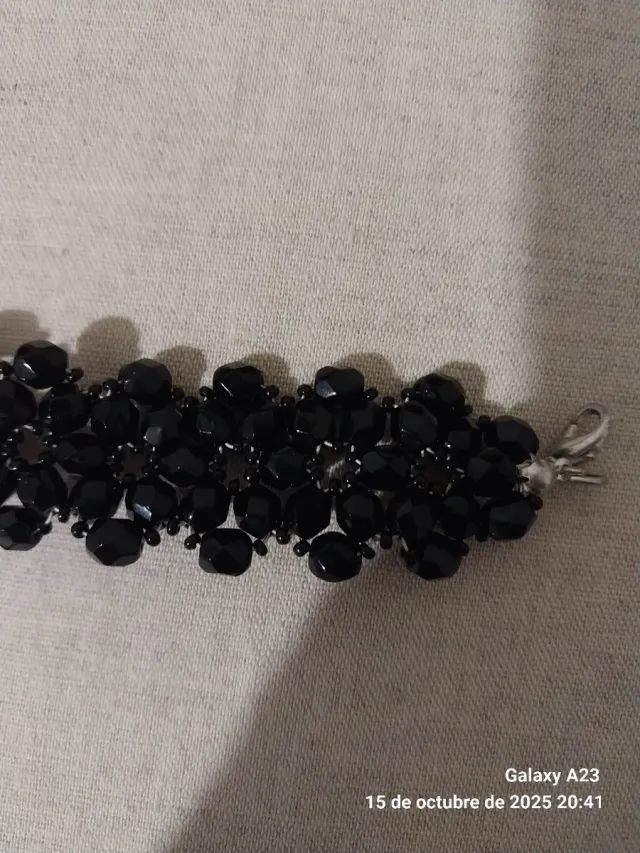 Pulsera de cuentas de cristal negras