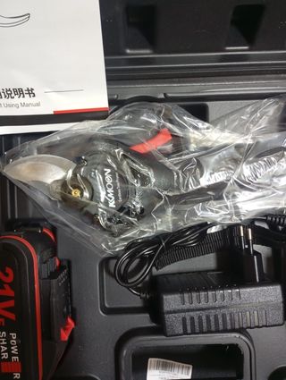 Tijeras de poda con 2 batería nueva a estrenar