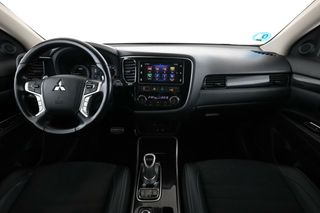 Mitsubishi Outlander PHEV Kaiteki 4WD