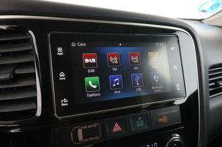 Mitsubishi Outlander PHEV Kaiteki 4WD