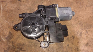 MOTOR ELEVALUNAS TRASERO DERECHO SEAT LEON (5F1)