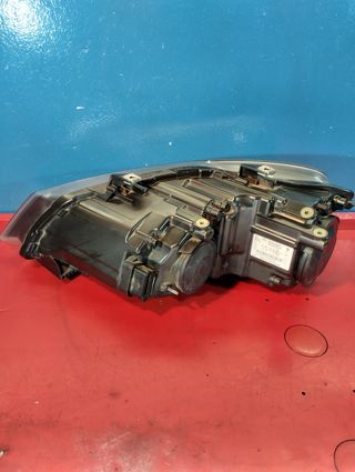 Faro Derecho Volkswagen Polo