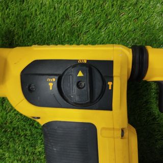 Martillo Electrico Dewalt D25413q