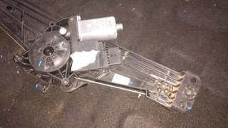 ELEVALUNAS TRASERO DERECHO PEUGEOT 5008 Active |