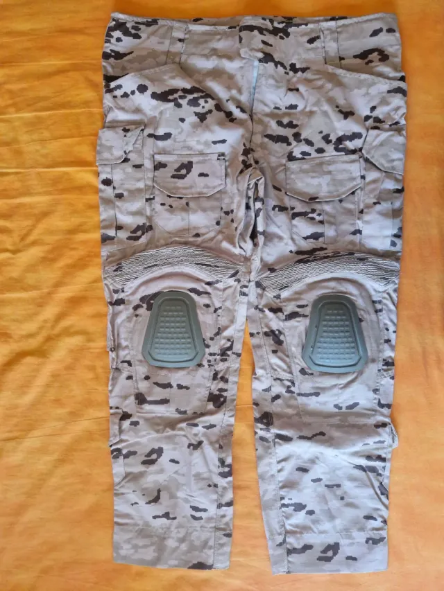 Traje Táctico Delta Pixelado Árido