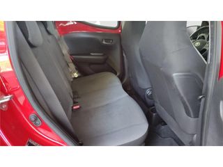 TOYOTA Aygo 5 Puertas x-play 70 Automático (x-shift)