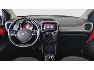 TOYOTA Aygo 5 Puertas x-play 70 Automático (x-shift)