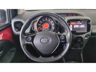 TOYOTA Aygo 5 Puertas x-play 70 Automático (x-shift)