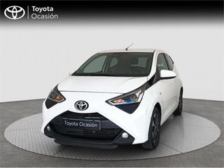 TOYOTA Aygo 5 Puertas x-play 70 Manual 5v