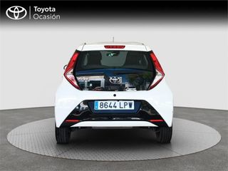 TOYOTA Aygo 5 Puertas x-play 70 Manual 5v