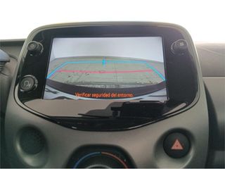TOYOTA Aygo 5 Puertas x-play 70 Manual 5v