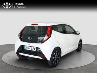 TOYOTA Aygo 5 Puertas x-play 70 Manual 5v