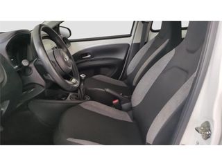 TOYOTA Aygo X 5 Puertas Play 70 Manual 5v