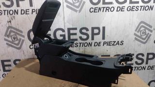 APOYABRAZOS CENTRAL SEAT LEON ST (5F8) Style | 10