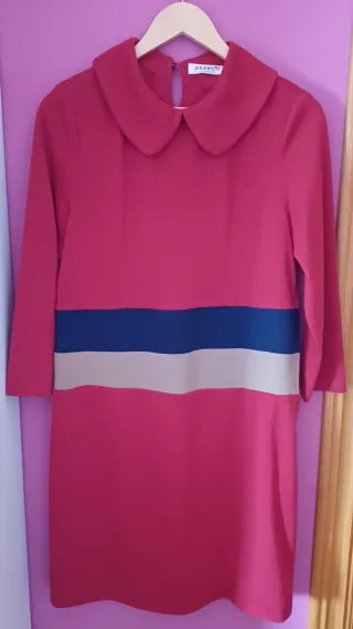 Vestido rojo con franjas 