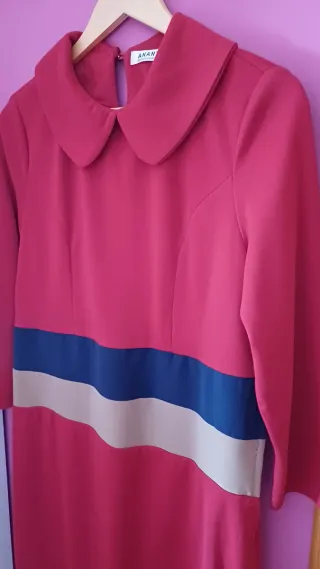 Vestido rojo con franjas 