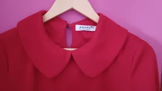 Vestido rojo con franjas 