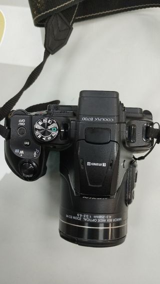 Cámara Digital Bridge Nikon B700