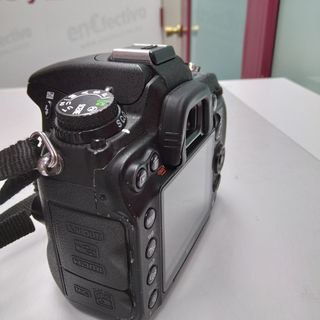 Cámara Digital Réflex Nikon D7000 + Mochila