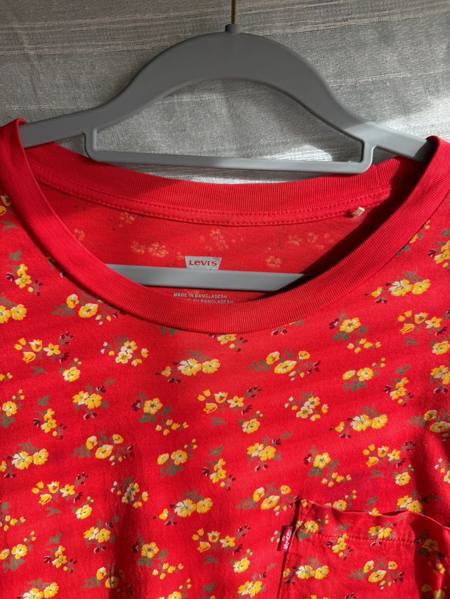 Blusa Levi's Estampada Floral Roja Talla XL