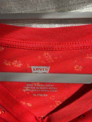 Blusa Levi's Estampada Floral Roja Talla XL