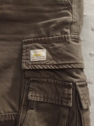 Pantalón cargo marrón chico