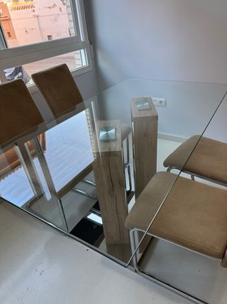 Mesa de comedor moderna