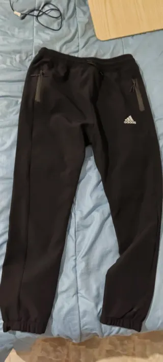 Conjunto deportivo Adidas negro
