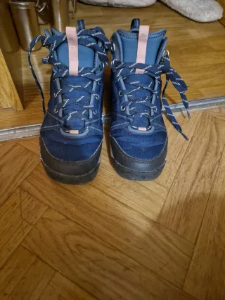 Botas montaña Quechua Talla 38